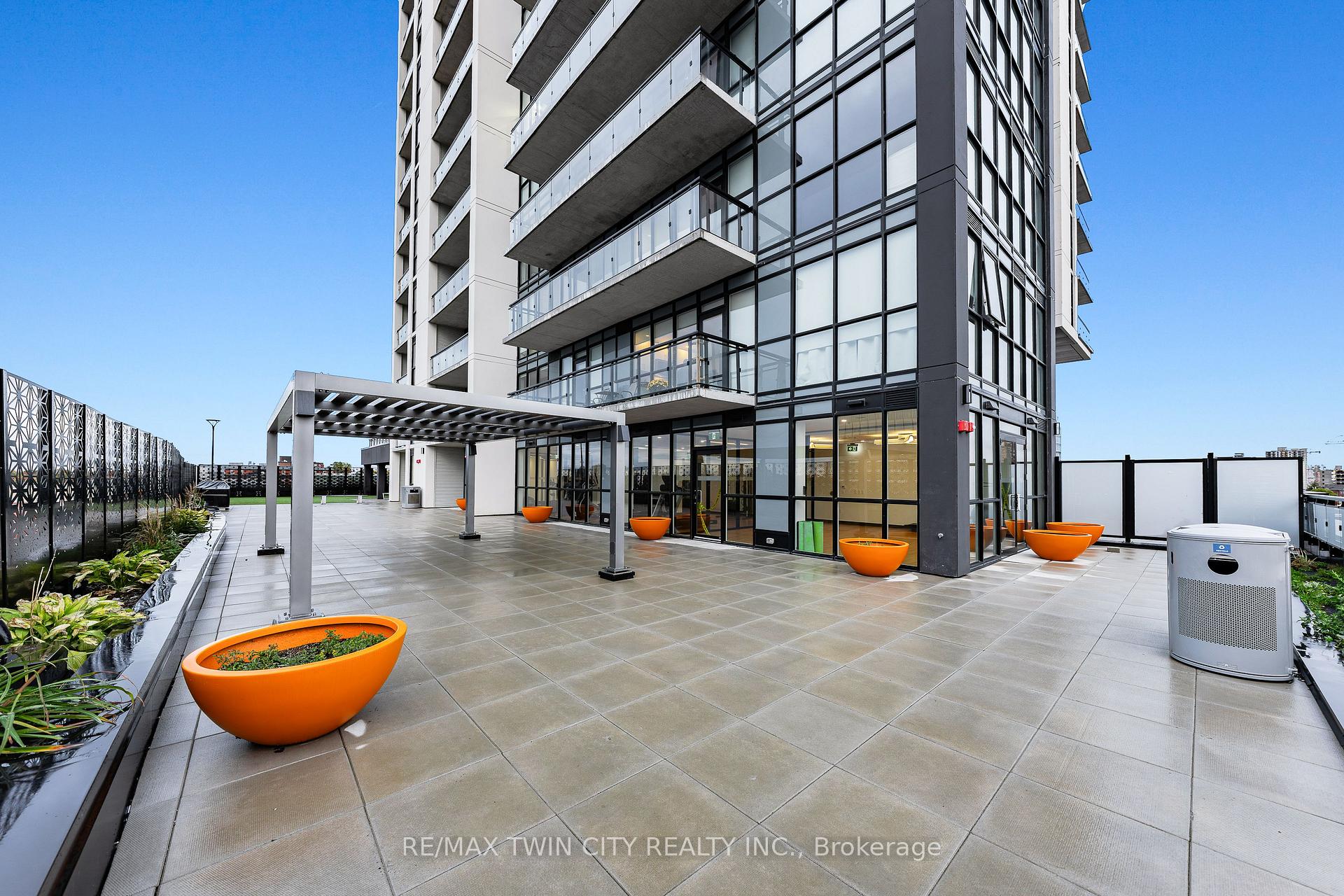 Photo 32 of Unit 2407, 60 Charles Street W, Kitchener — HOMEH