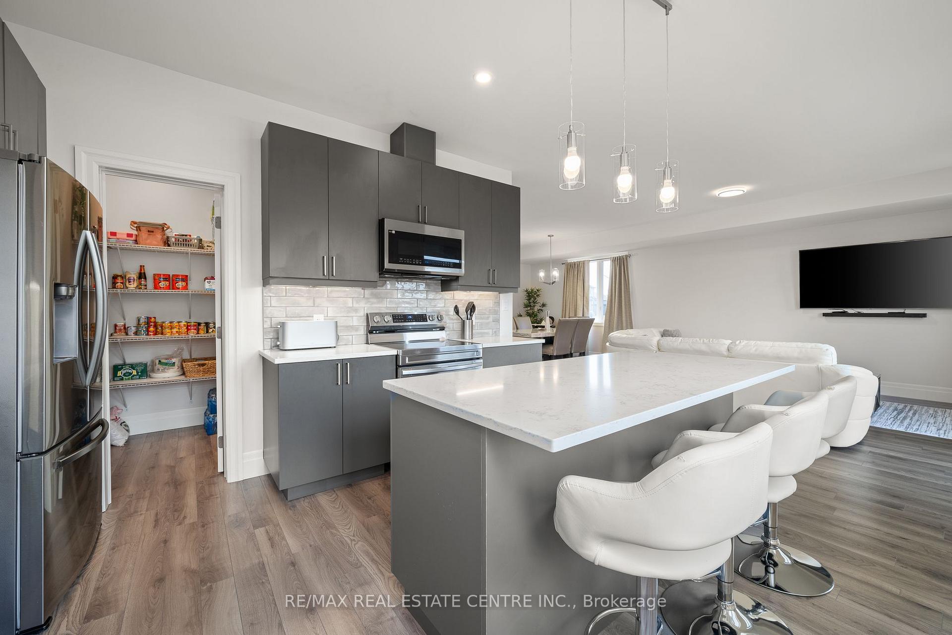Photo 8 of 218 Beasley Crescent, Prince Edward County, Hallowell Ward — HOMEH