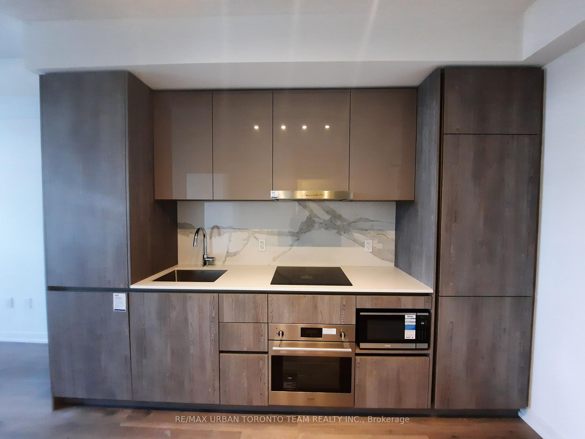 Photo 2 of Unit 1803, 8 Interchange Way, Vaughan, Vaughan Corporate Centre — HOMEH
