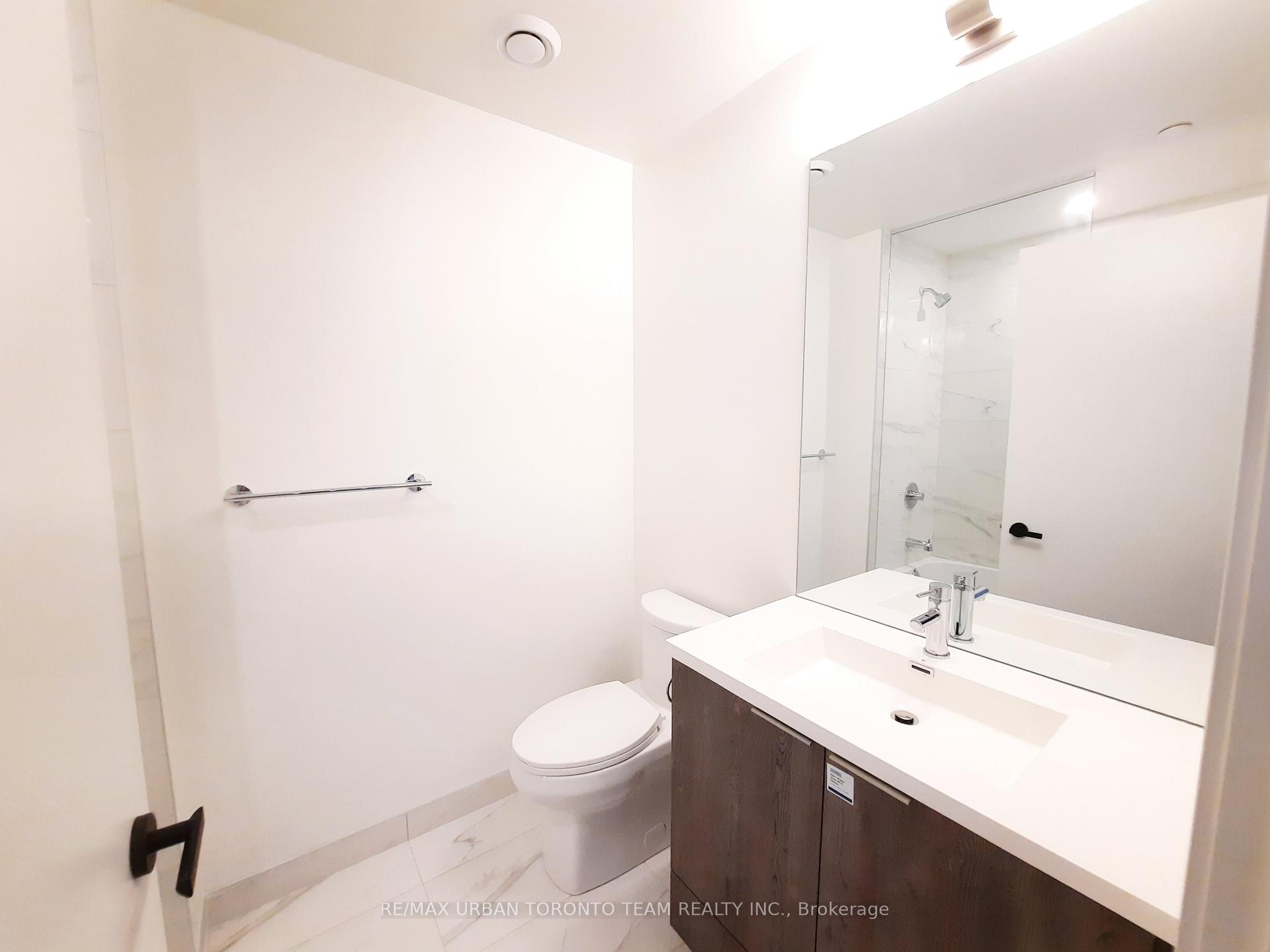 Photo 6 of Unit 1803, 8 Interchange Way, Vaughan, Vaughan Corporate Centre — HOMEH