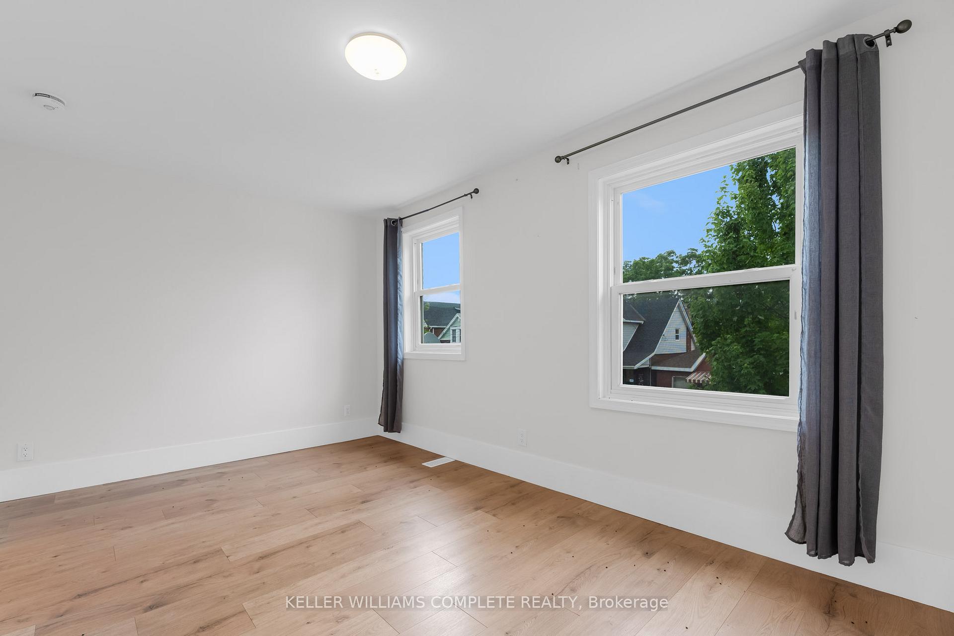 Photo 11 of Unit 2, 199 Balmoral Avenue N, Hamilton, Crown Point — HOMEH