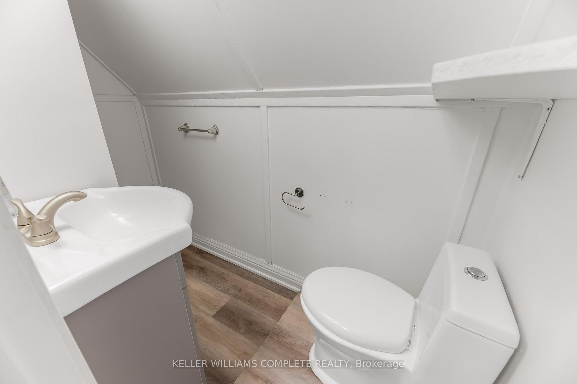 Photo 10 of Unit 2, 199 Balmoral Avenue N, Hamilton, Crown Point — HOMEH