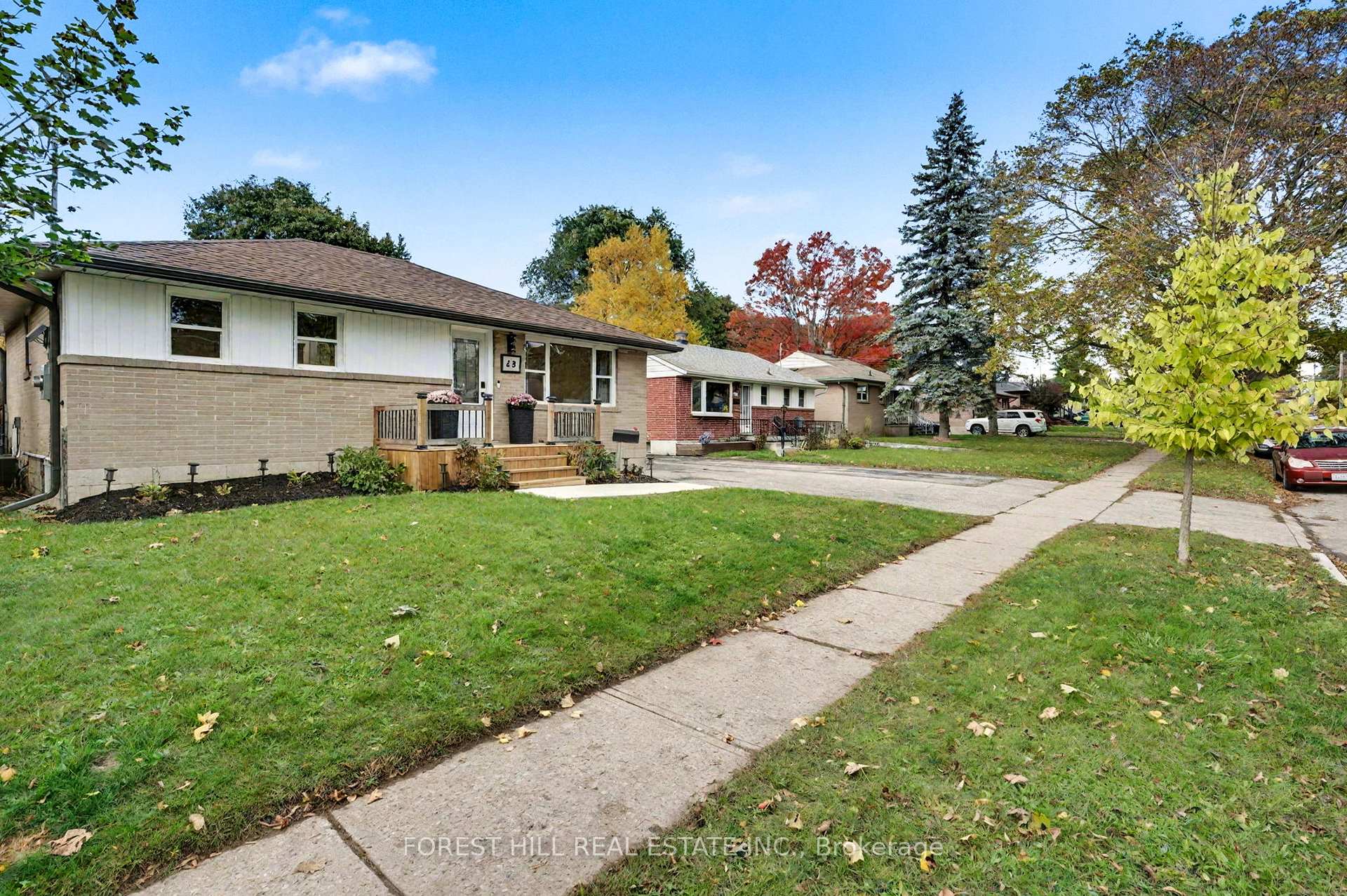 Photo 4 of 68 Cassino Avenue, Guelph, St. George's — HOMEH