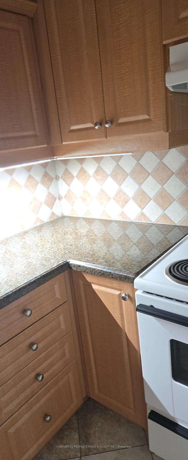 Photo 4 of Unit Bsmt 2, 1434 Rosebank Road, Pickering, Woodlands — HOMEH