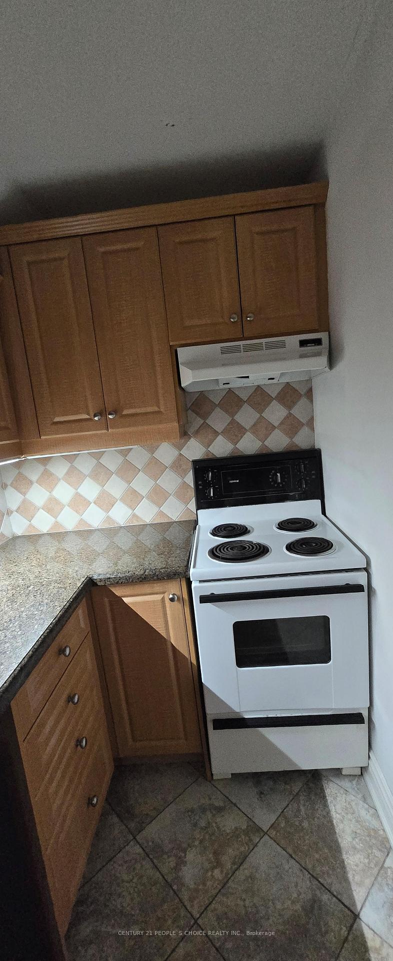 Photo 5 of Unit Bsmt 2, 1434 Rosebank Road, Pickering, Woodlands — HOMEH