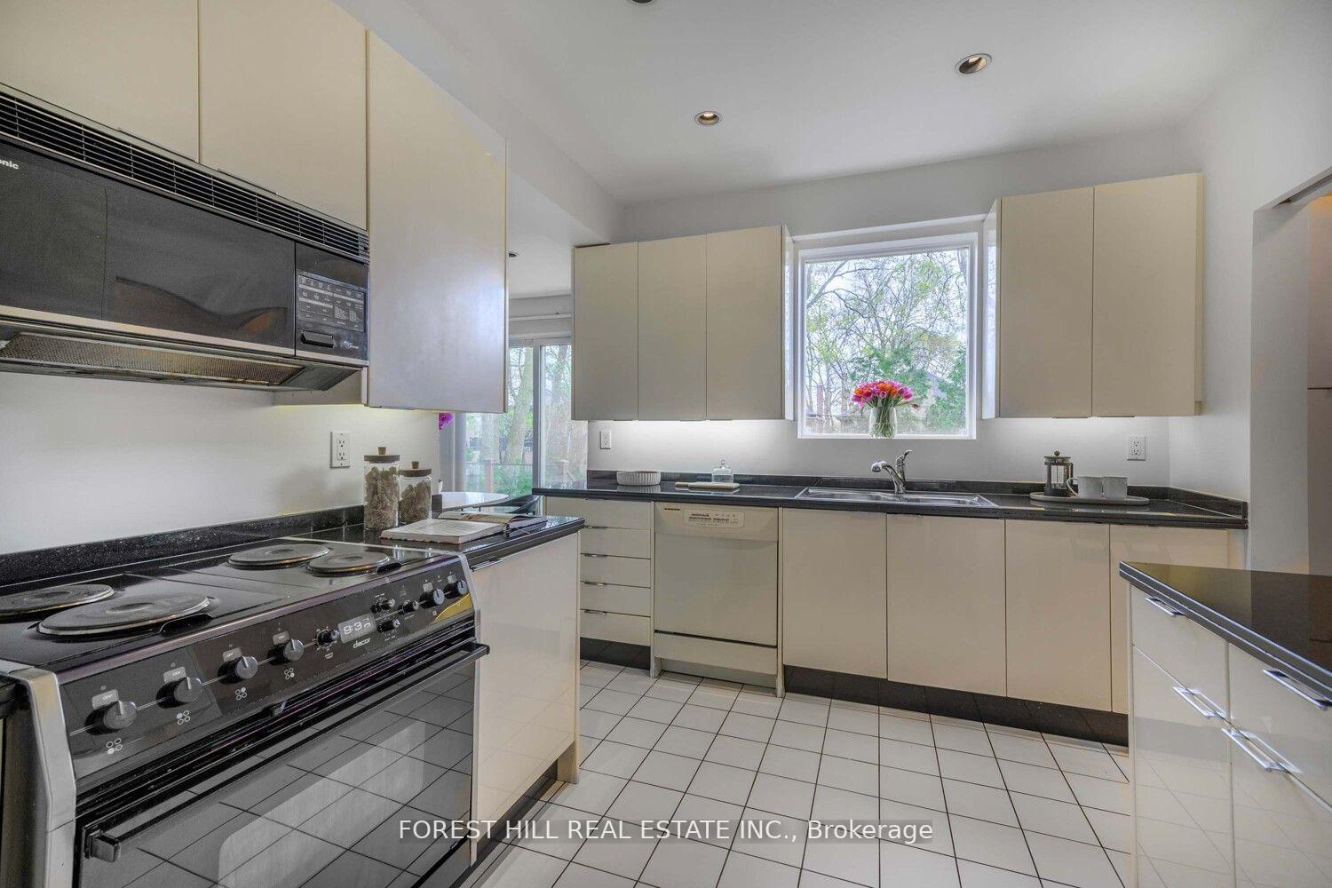 Photo 14 of 192 Old Forest Hill Road, Toronto, Forest Hill North — HOMEH