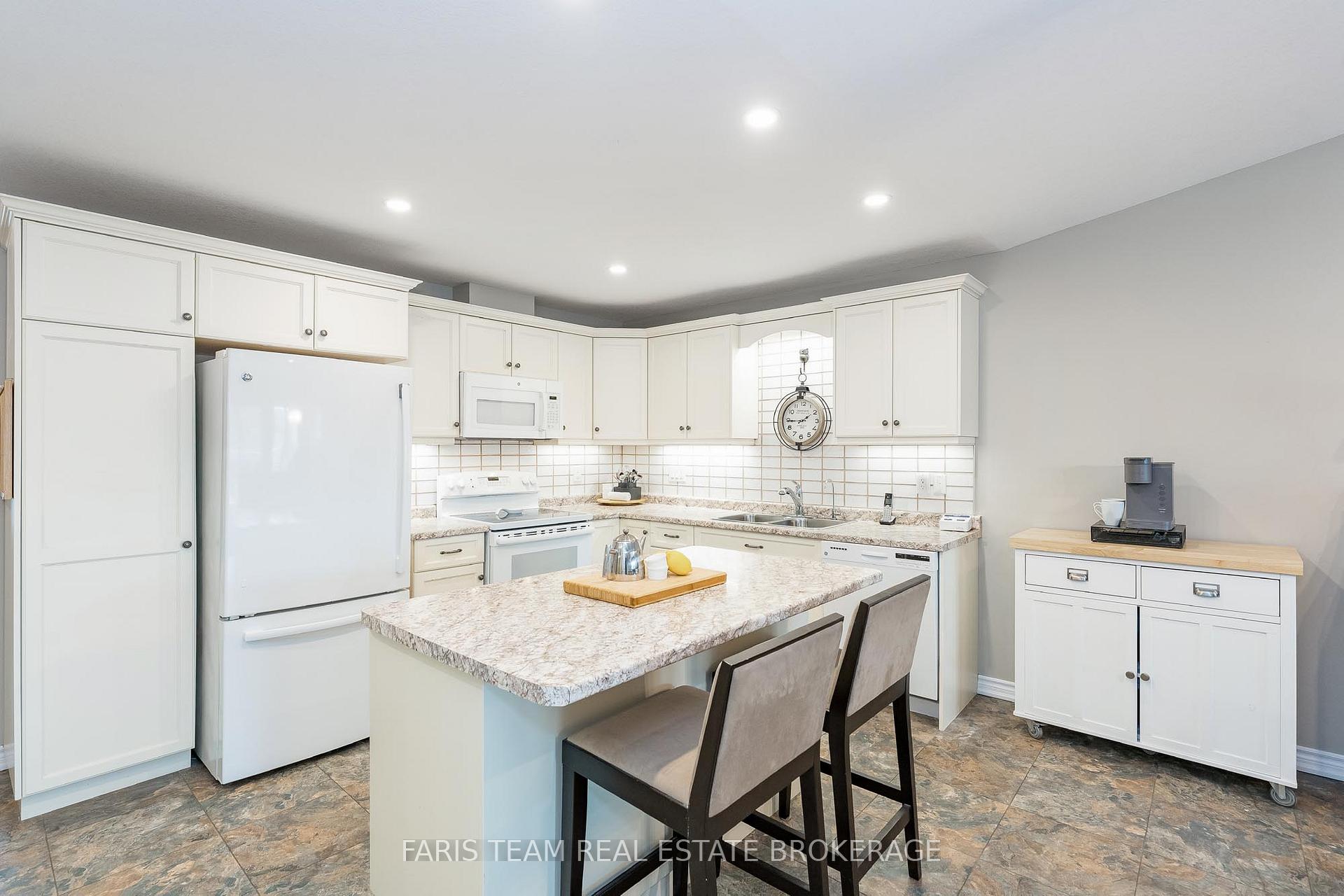 Photo 2 of 8 Chamberlain Crescent, Penetanguishene — HOMEH