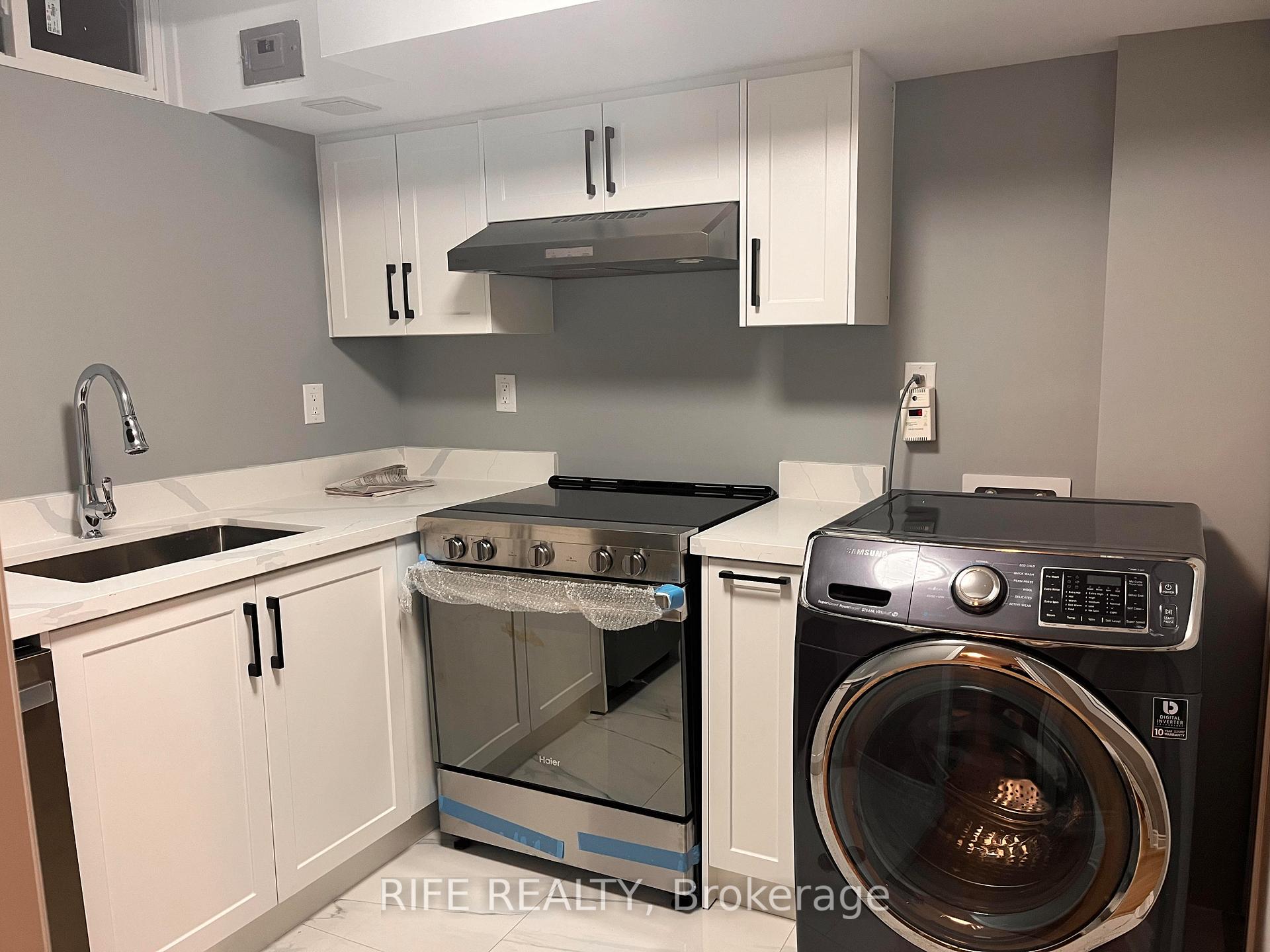 Photo 2 of Unit Bsmt, 59 Barrington Crescent, Markham, Milliken Mills West — HOMEH