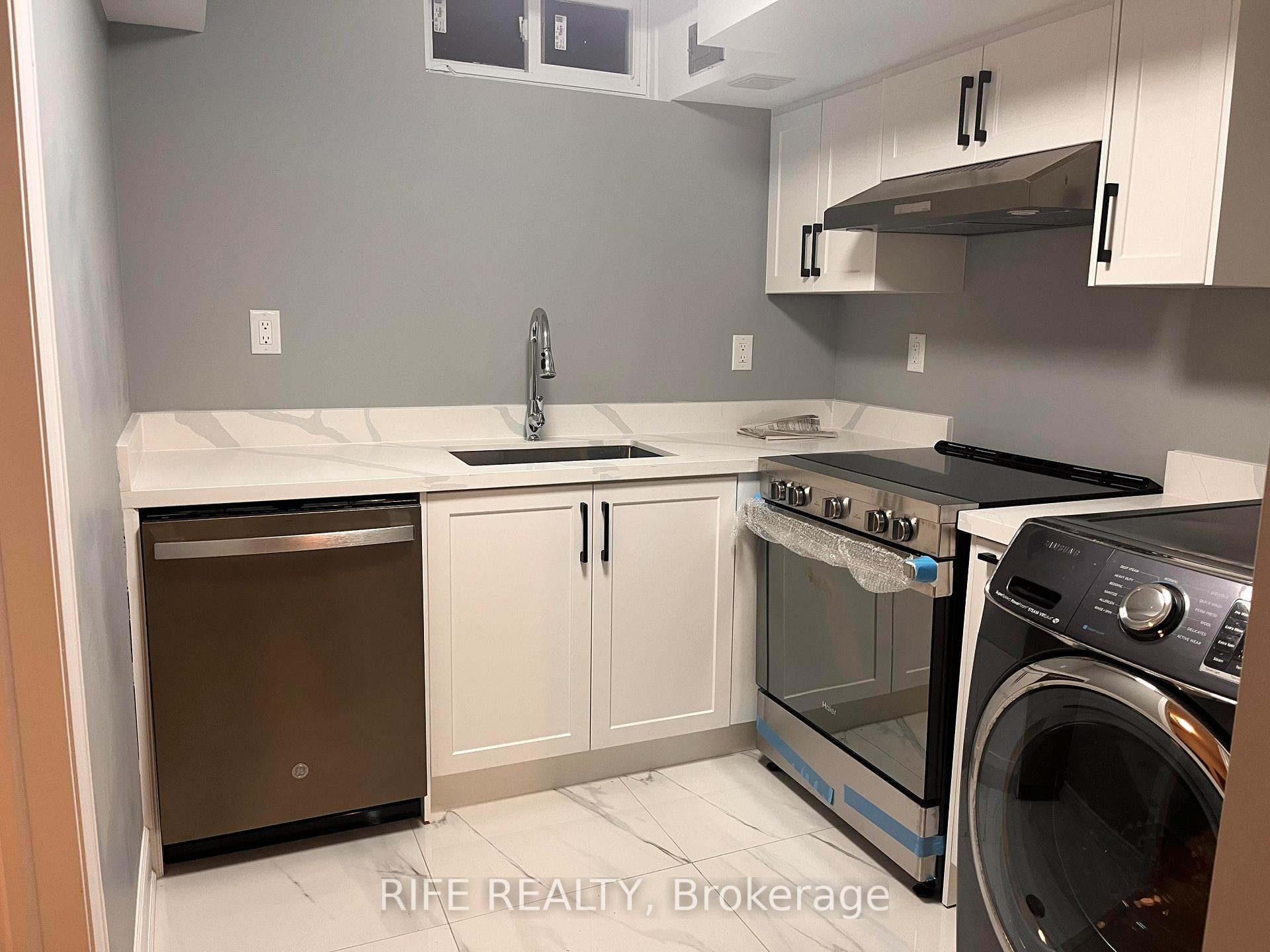 Photo 6 of Unit Bsmt, 59 Barrington Crescent, Markham, Milliken Mills West — HOMEH