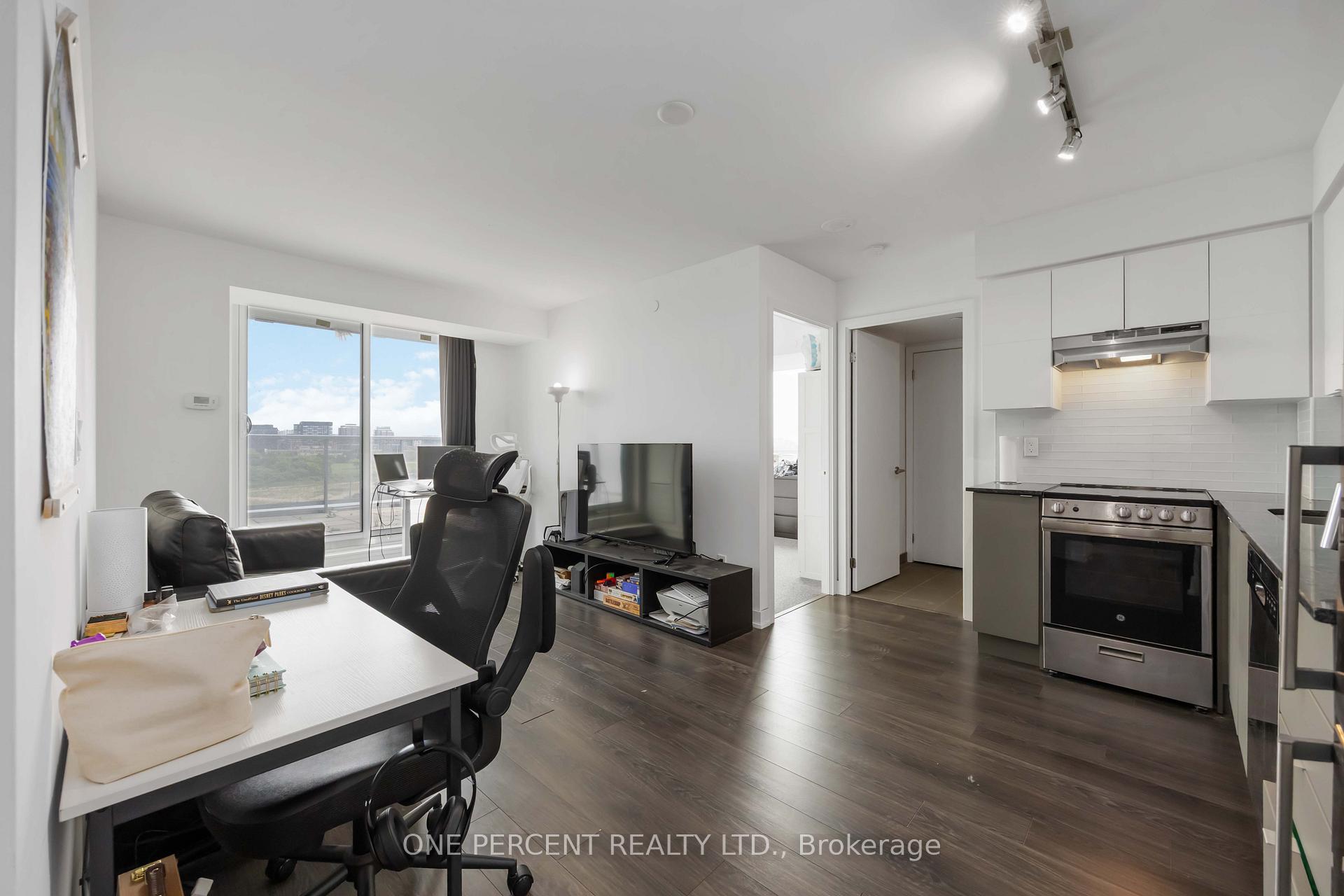 Photo 11 of Unit 811, 120 Varna Drive, Toronto, Englemount-Lawrence — HOMEH