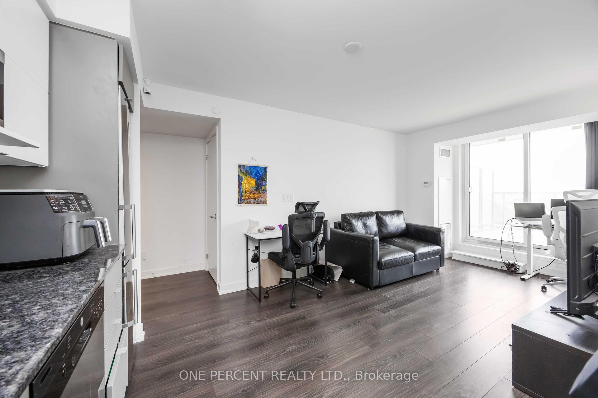 Photo 12 of Unit 811, 120 Varna Drive, Toronto, Englemount-Lawrence — HOMEH