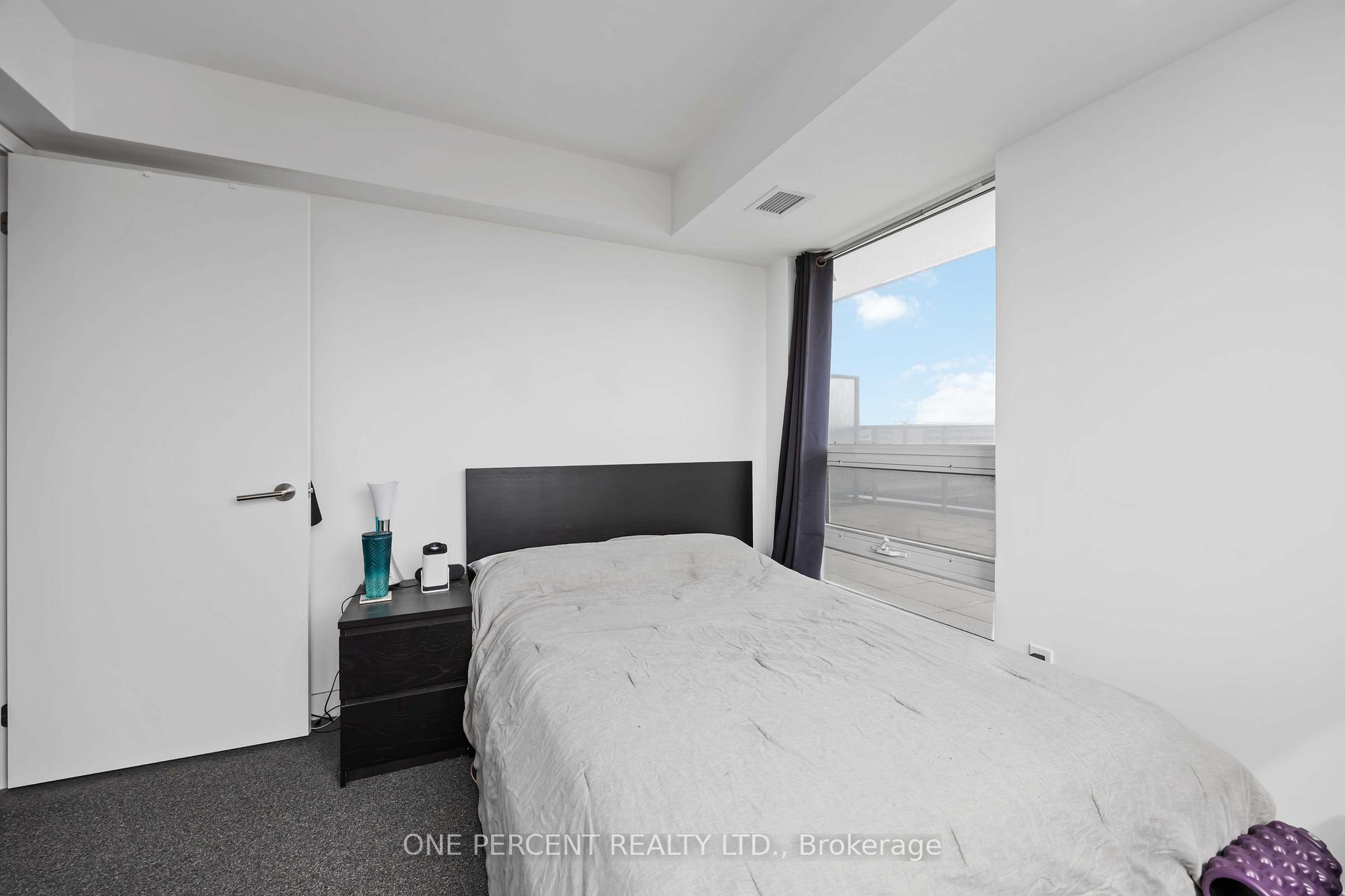 Photo 10 of Unit 811, 120 Varna Drive, Toronto, Englemount-Lawrence — HOMEH