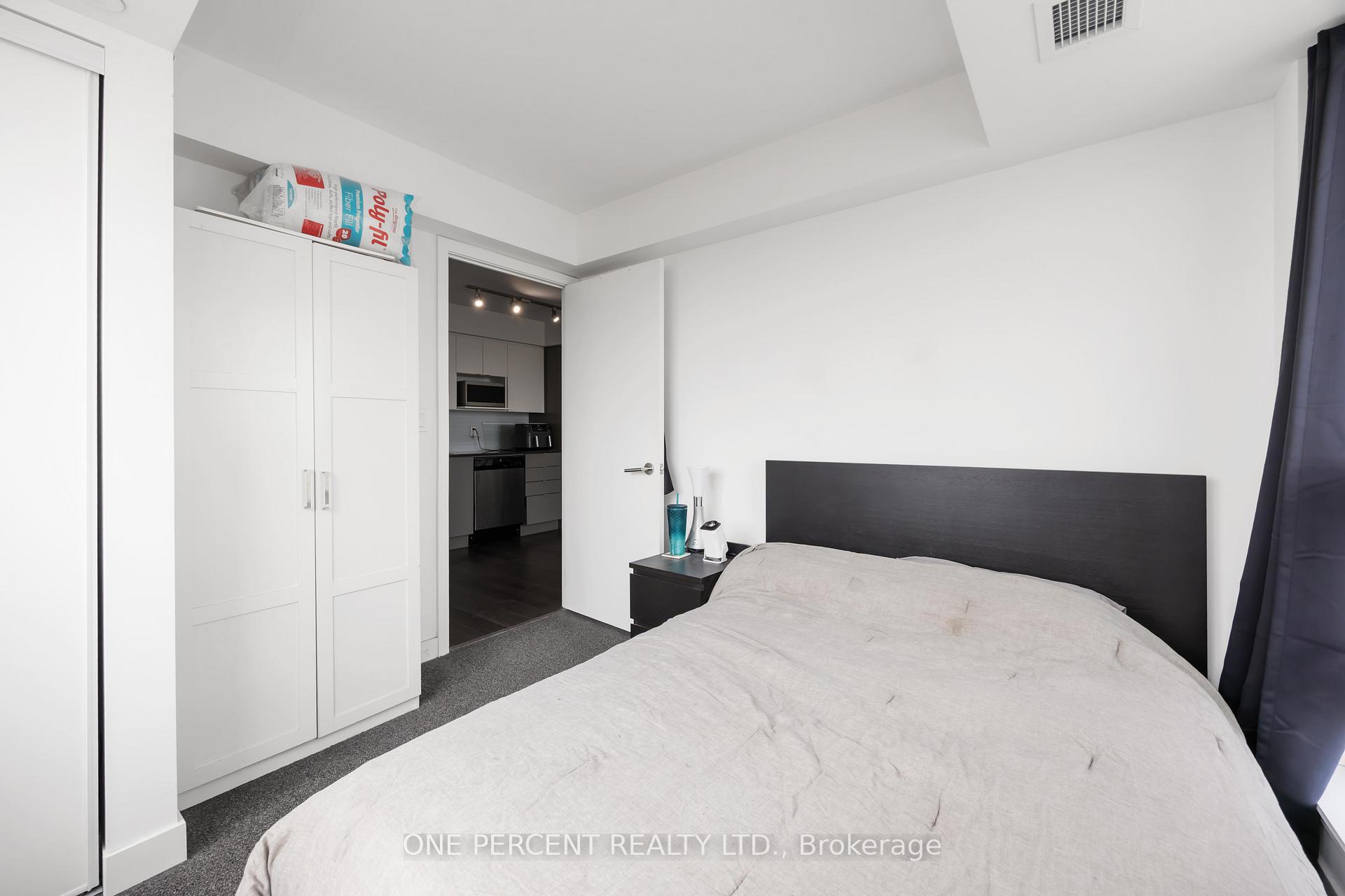 Photo 16 of Unit 811, 120 Varna Drive, Toronto, Englemount-Lawrence — HOMEH