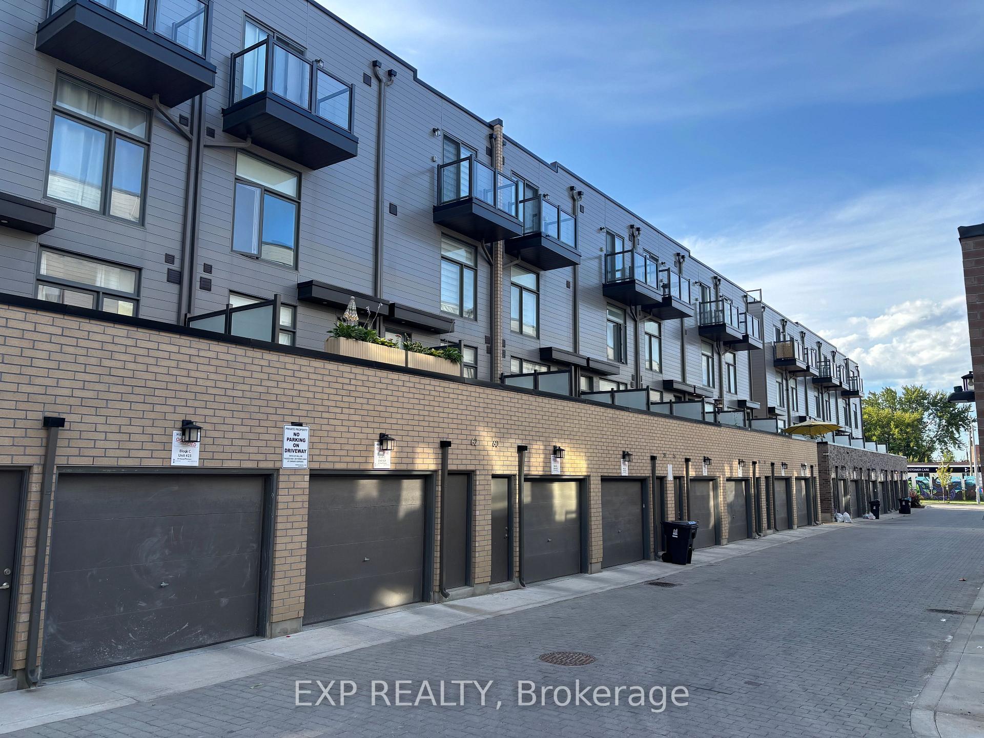 Photo 9 of 58 Hooyo Terrace, Toronto, Englemount-Lawrence — HOMEH