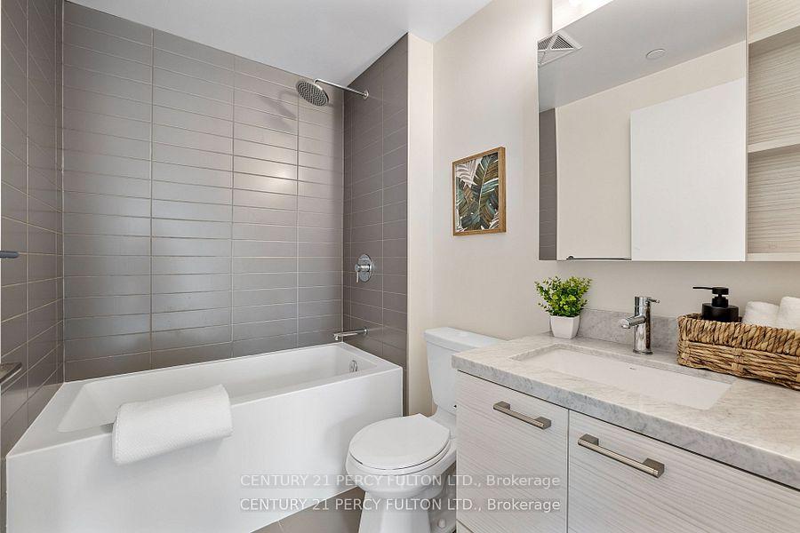 Photo 11 of Unit 3108, 2221 Yonge Street, Toronto, Mount Pleasant West — HOMEH