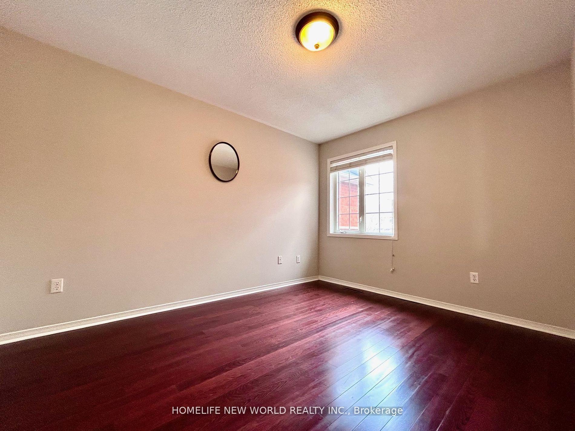 Photo 8 of 65 Warren Bradley Street, Markham, Berczy — HOMEH