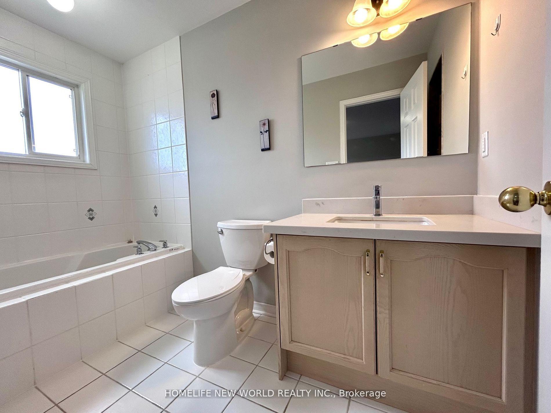 Photo 7 of 65 Warren Bradley Street, Markham, Berczy — HOMEH