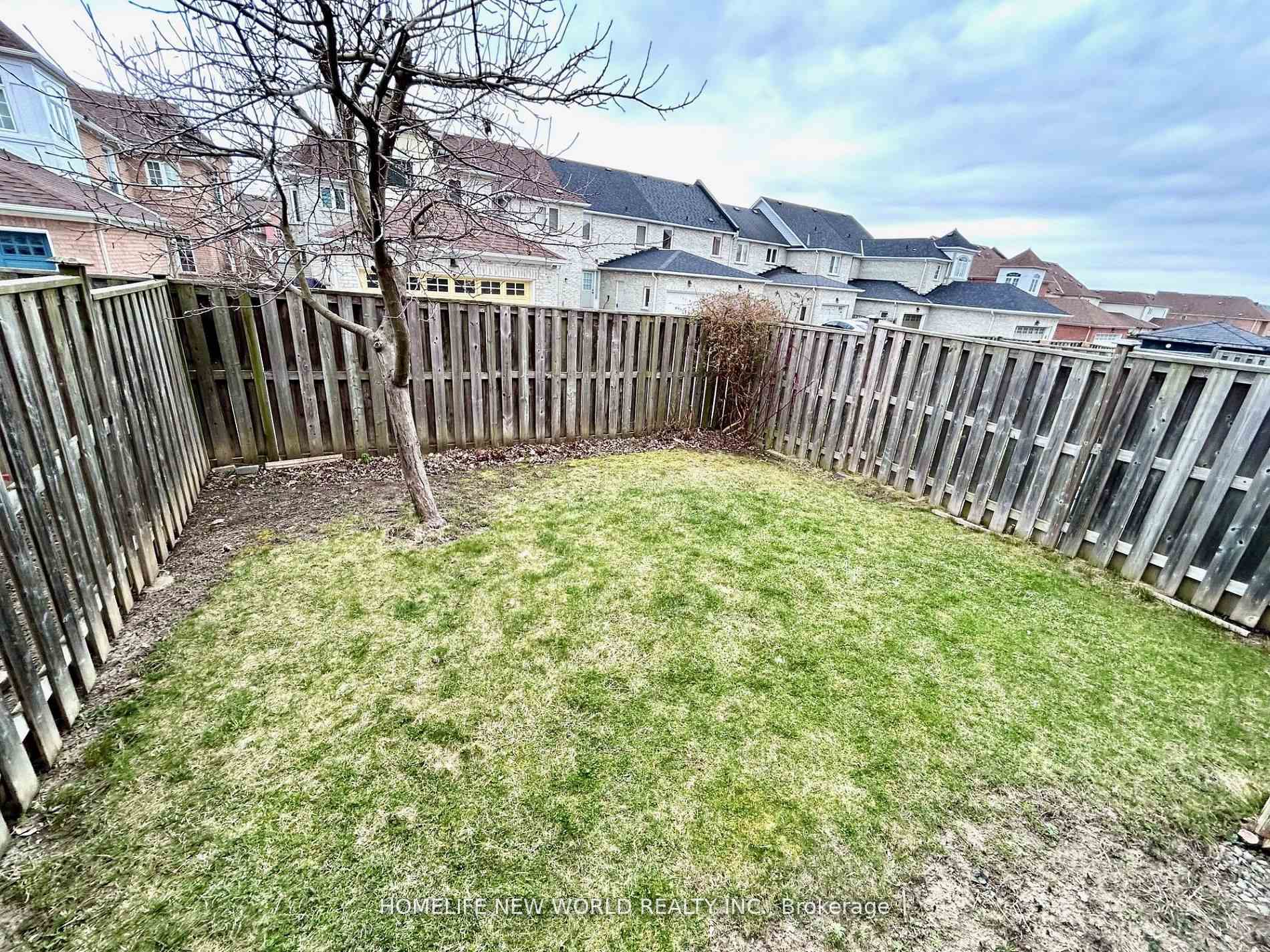 Photo 13 of 65 Warren Bradley Street, Markham, Berczy — HOMEH