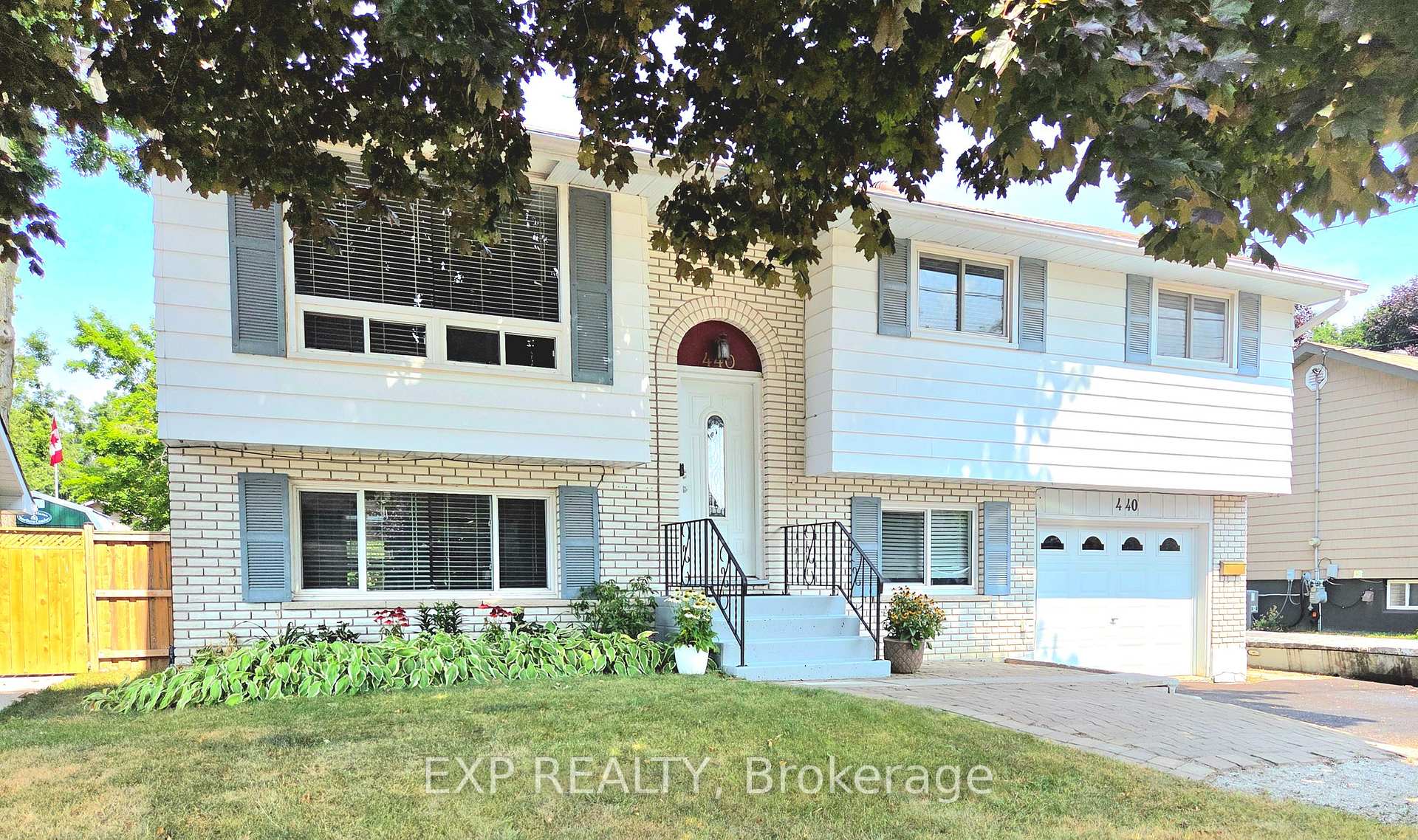 Front of 440 Barrie Road