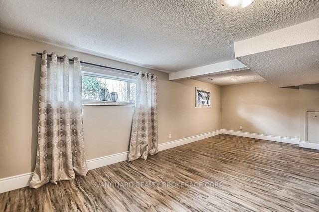 Photo 4 of Unit Lower Level, 12 Indian Arrow Road, Barrie, North Shore — HOMEH