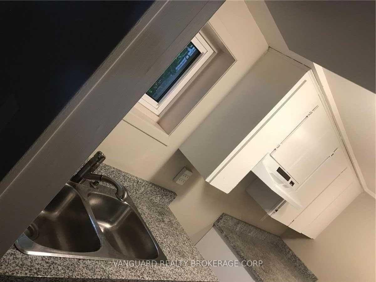 Photo 8 of Unit Lower Level, 12 Indian Arrow Road, Barrie, North Shore — HOMEH