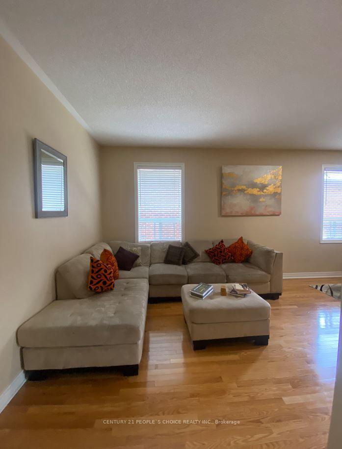Photo 11 of 21 Trailside Walk, Brampton, Bramalea North Industrial — HOMEH