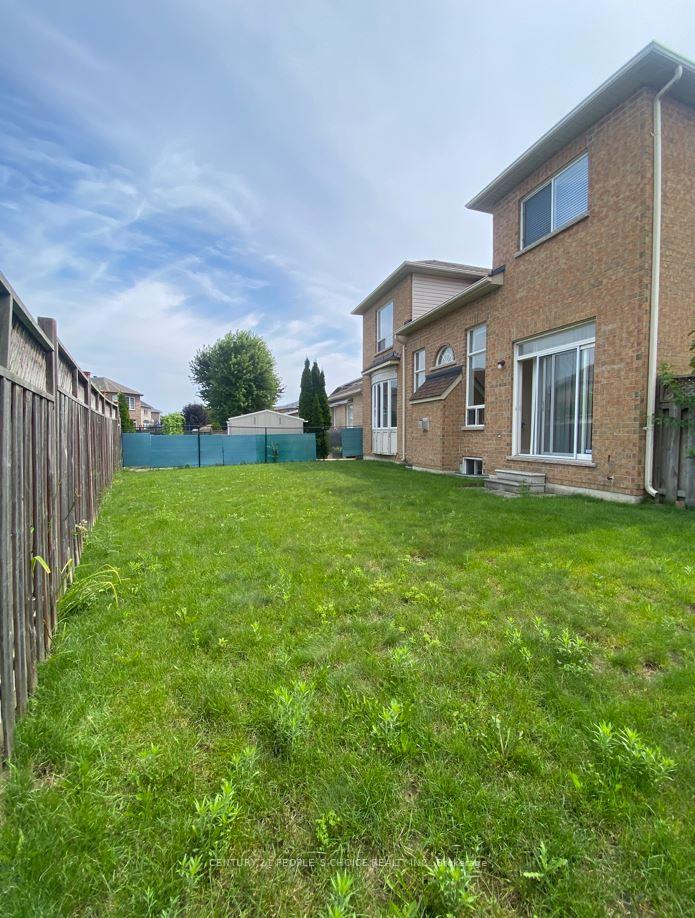 Photo 40 of 21 Trailside Walk, Brampton, Bramalea North Industrial — HOMEH