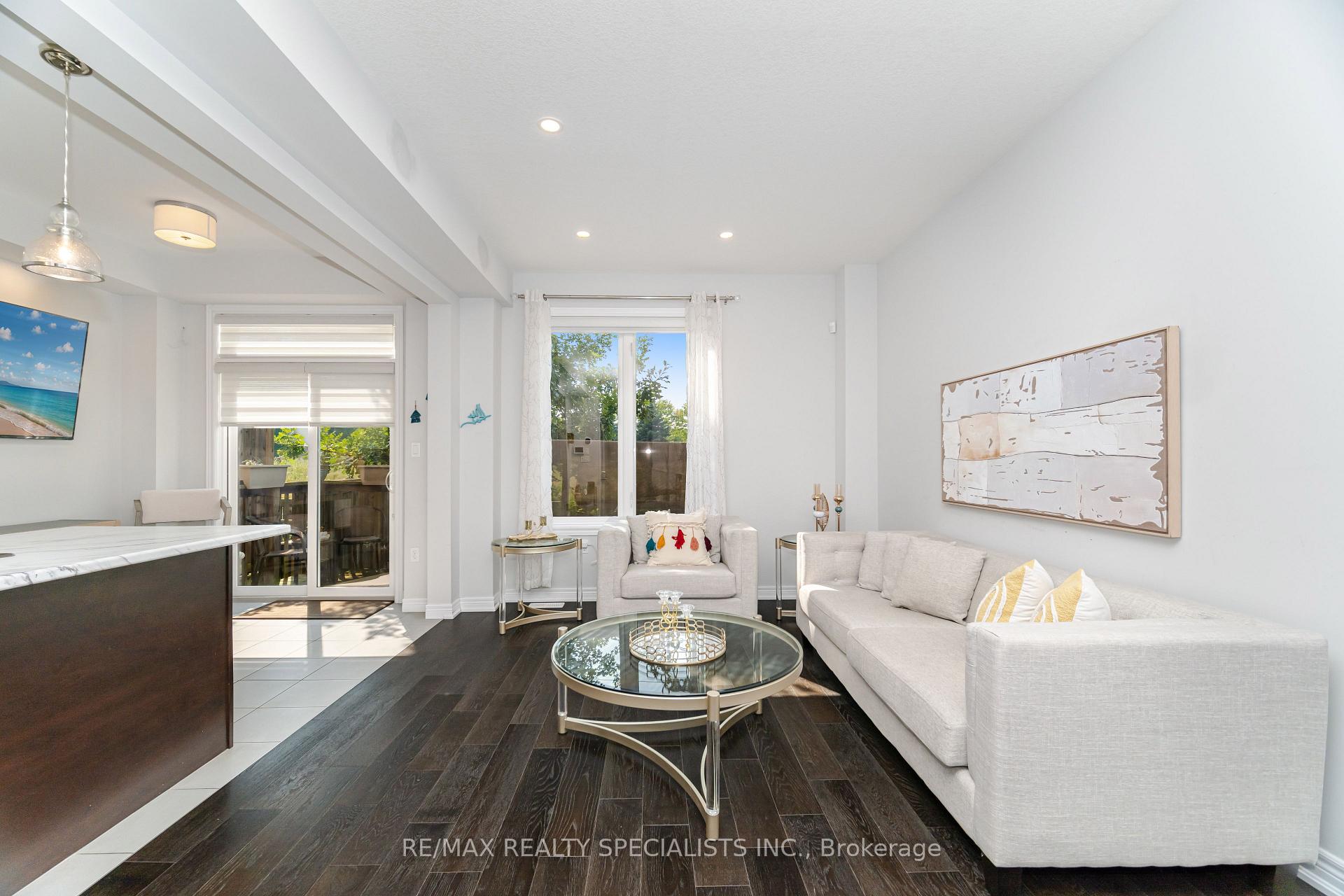 Photo 7 of Unit 6, 90 Raymond Road, Hamilton, Meadowlands — HOMEH