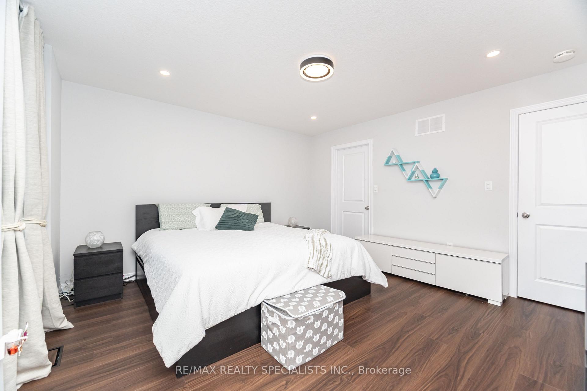 Photo 43 of Unit 6, 90 Raymond Road, Hamilton, Meadowlands — HOMEH