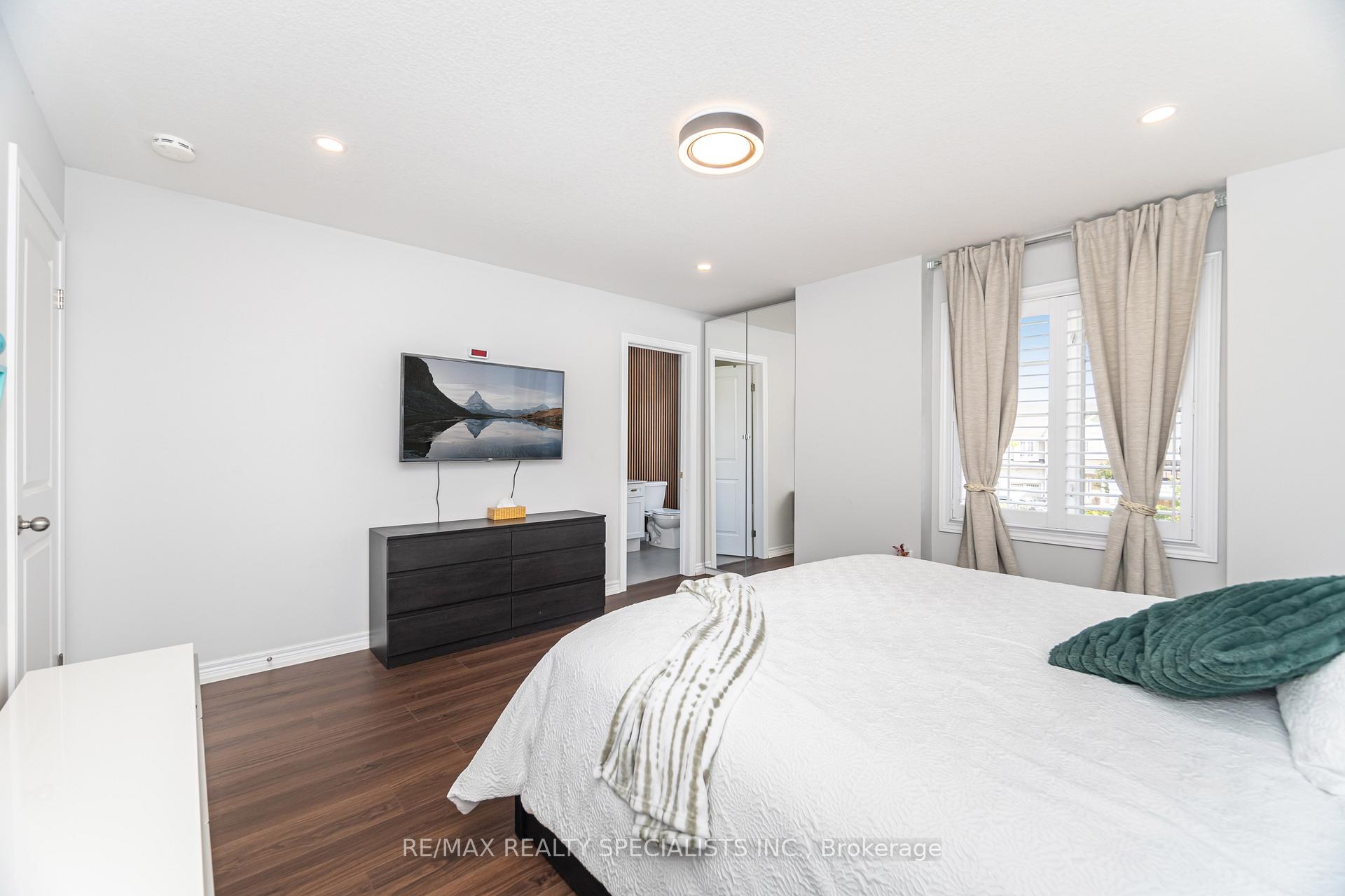 Photo 21 of Unit 6, 90 Raymond Road, Hamilton, Meadowlands — HOMEH