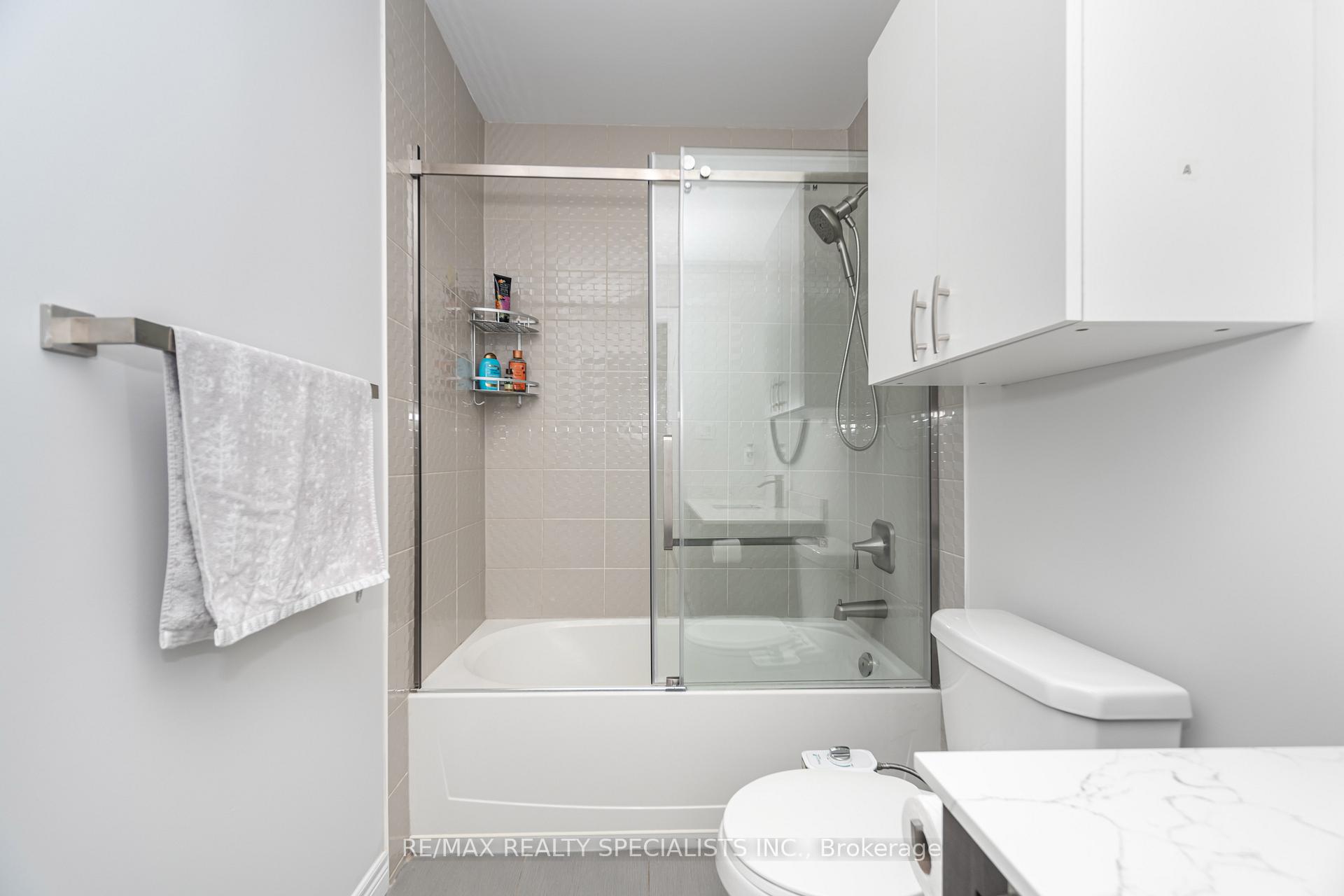 Photo 39 of Unit 6, 90 Raymond Road, Hamilton, Meadowlands — HOMEH