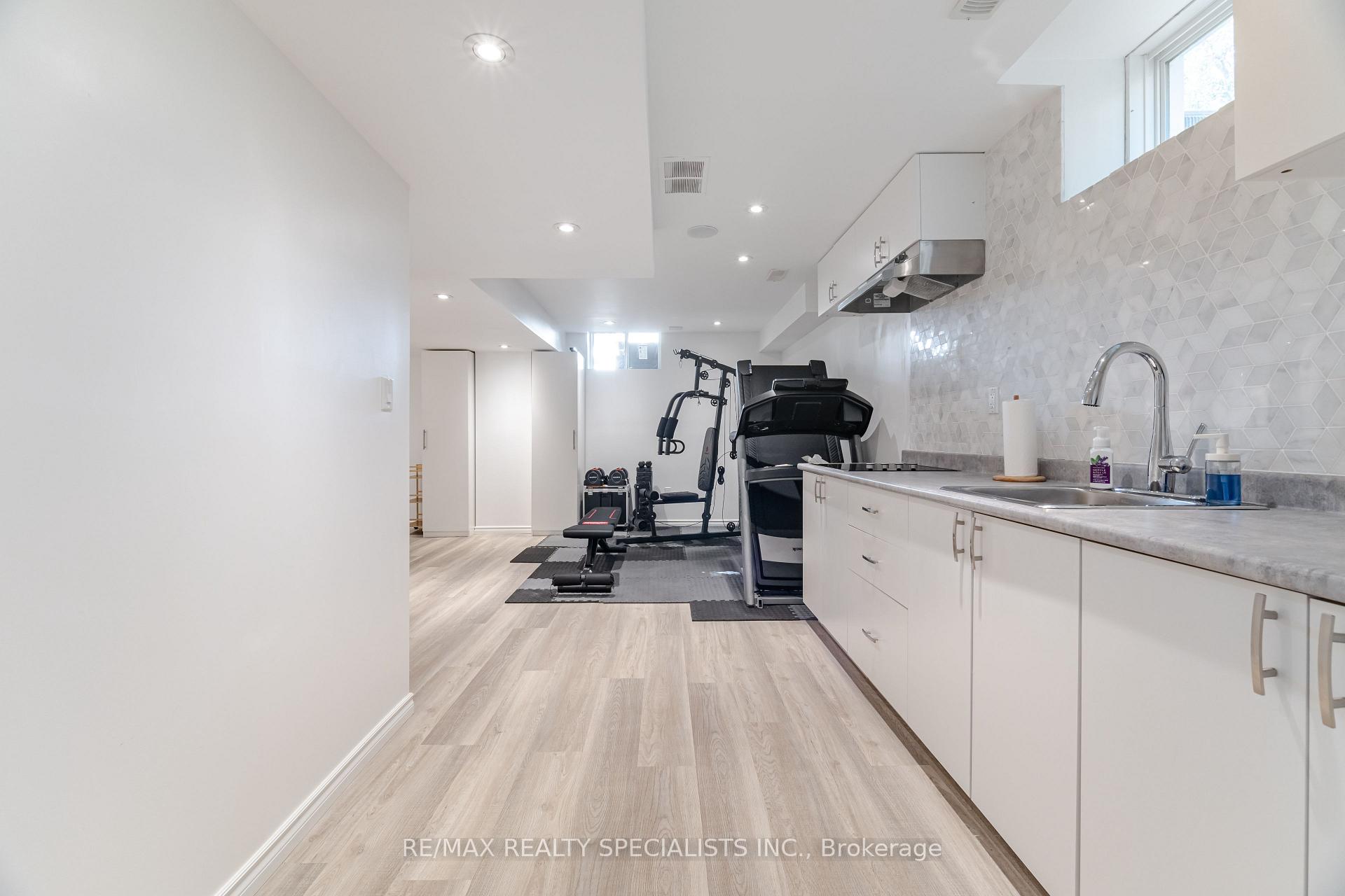 Photo 13 of Unit 6, 90 Raymond Road, Hamilton, Meadowlands — HOMEH