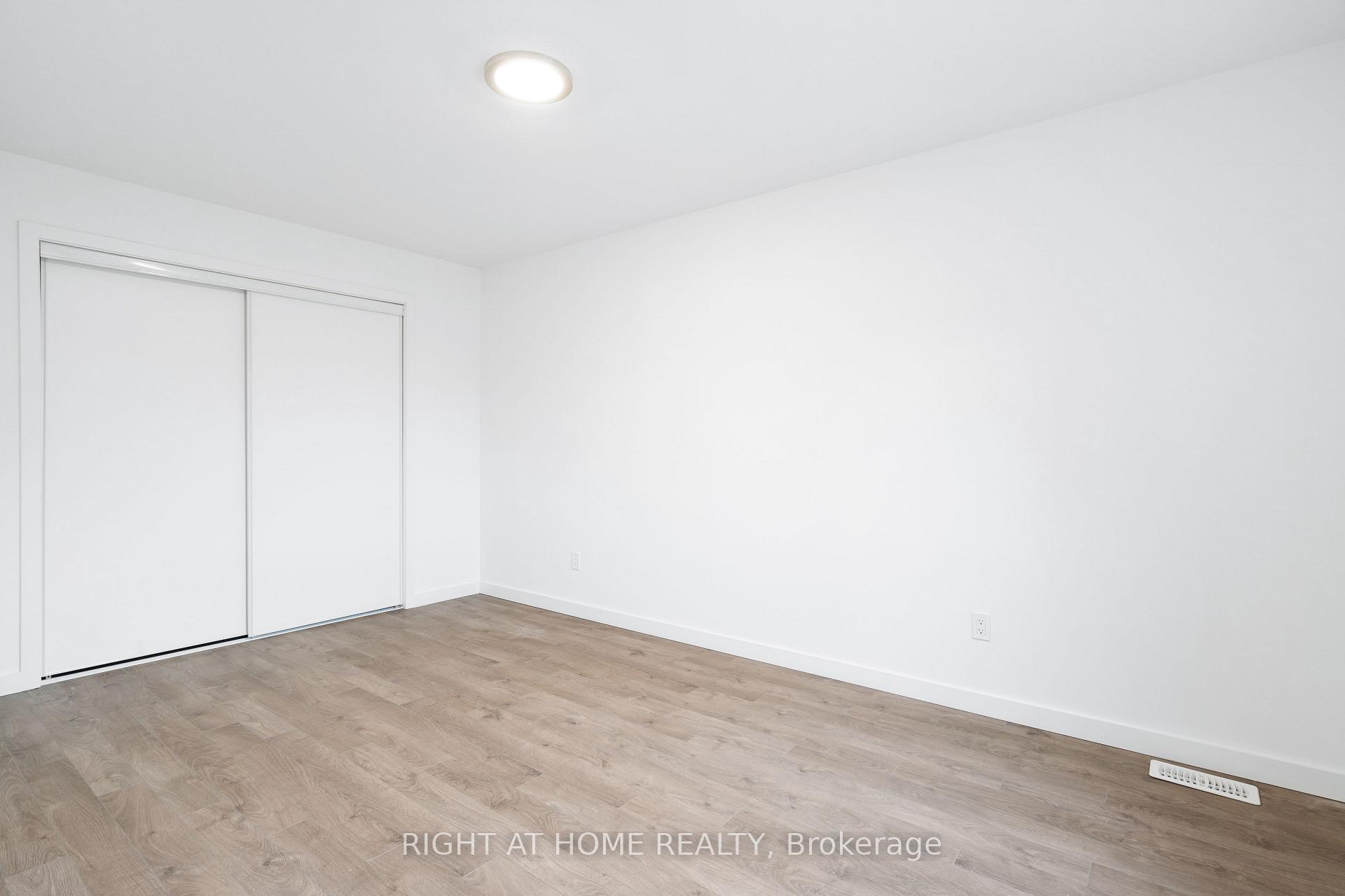 Photo 19 of 42 Waterleaf Tr E, Welland, Broadway — HOMEH