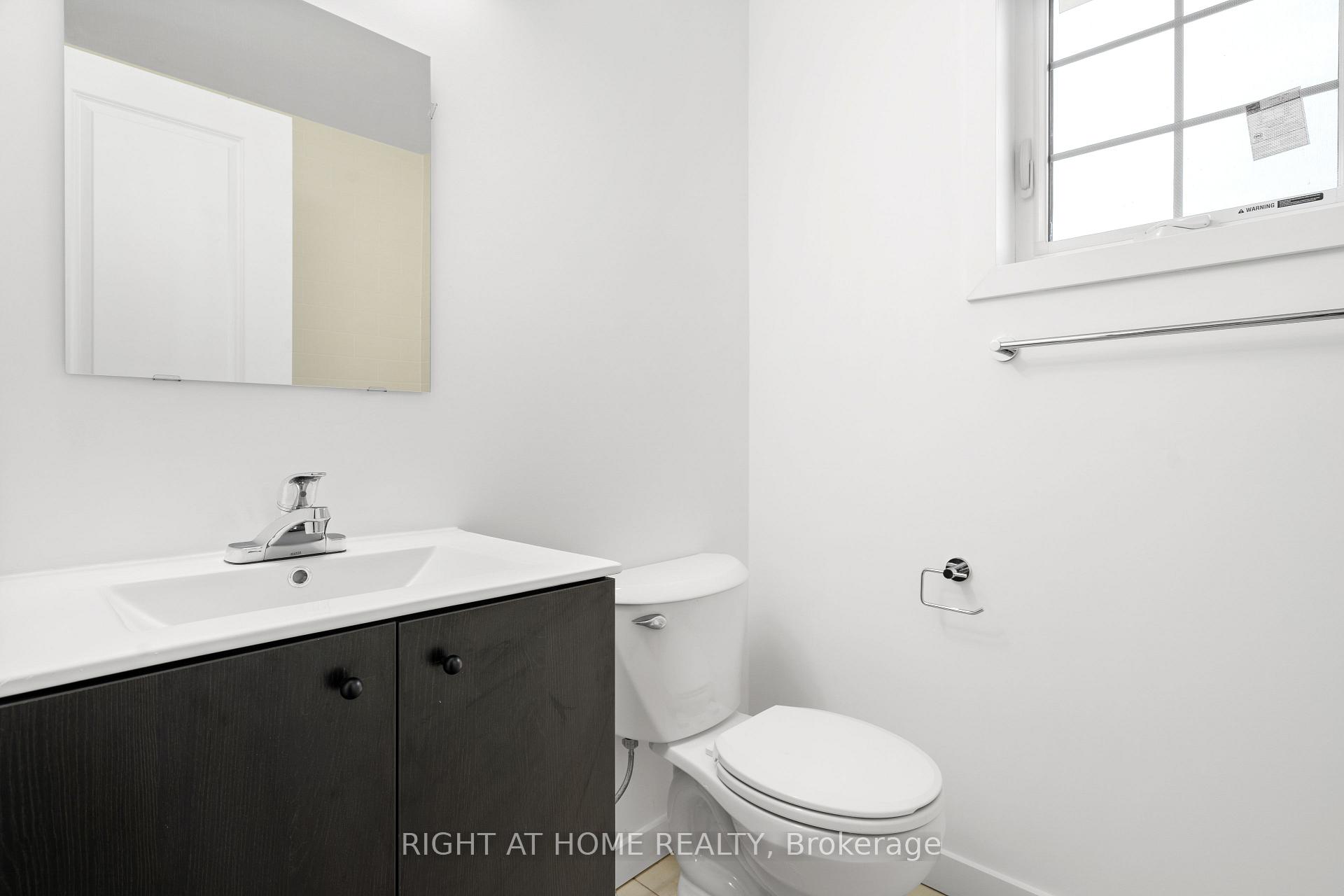 Photo 14 of 42 Waterleaf Tr E, Welland, Broadway — HOMEH