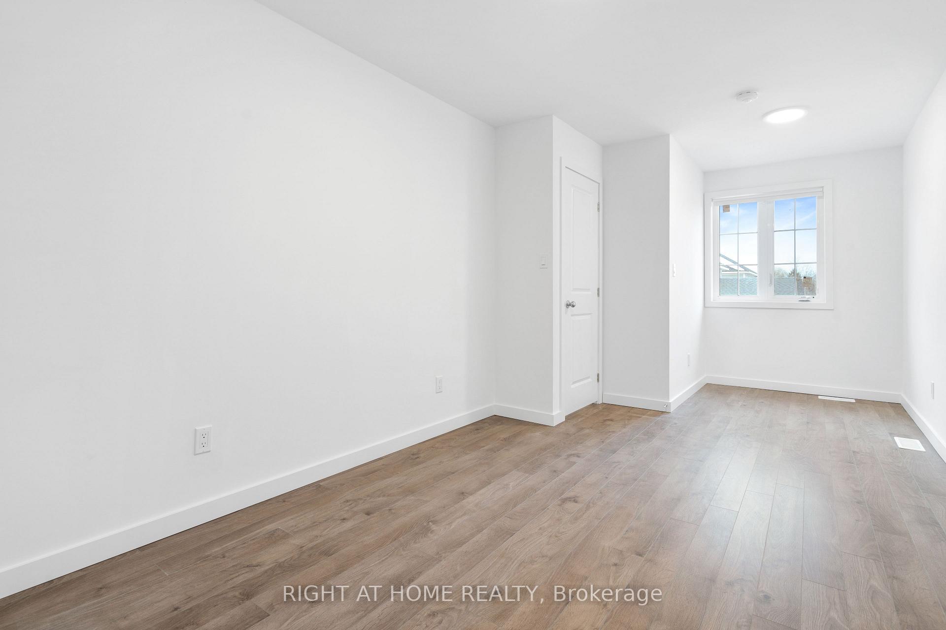 Photo 17 of 42 Waterleaf Tr E, Welland, Broadway — HOMEH