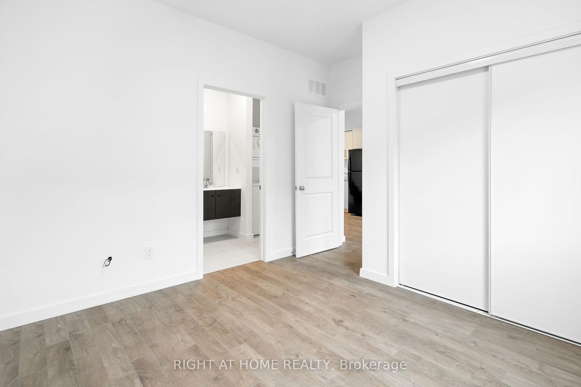 Photo 18 of 42 Waterleaf Tr E, Welland, Broadway — HOMEH