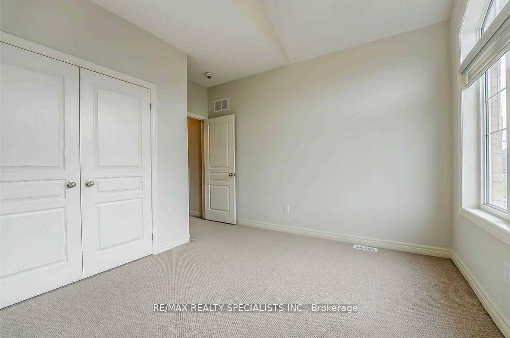 Photo 16 of 76 Humberstone Crescent, Brampton, Northwest Brampton — HOMEH