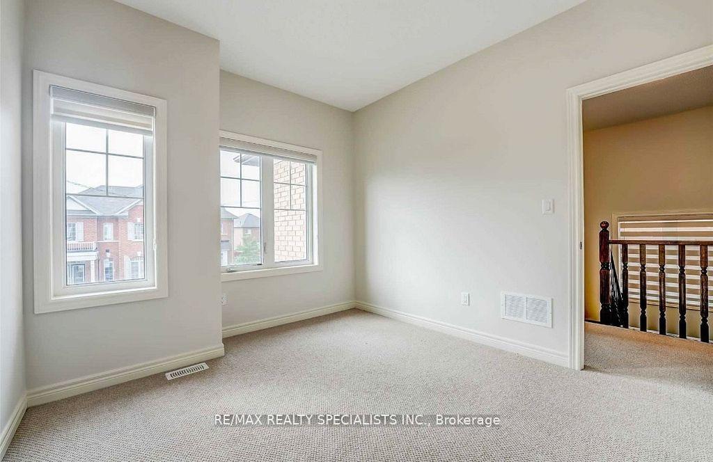 Photo 17 of 76 Humberstone Crescent, Brampton, Northwest Brampton — HOMEH