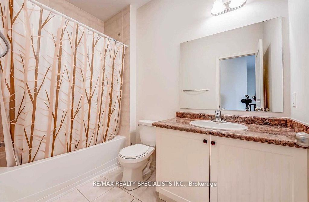 Photo 15 of 76 Humberstone Crescent, Brampton, Northwest Brampton — HOMEH