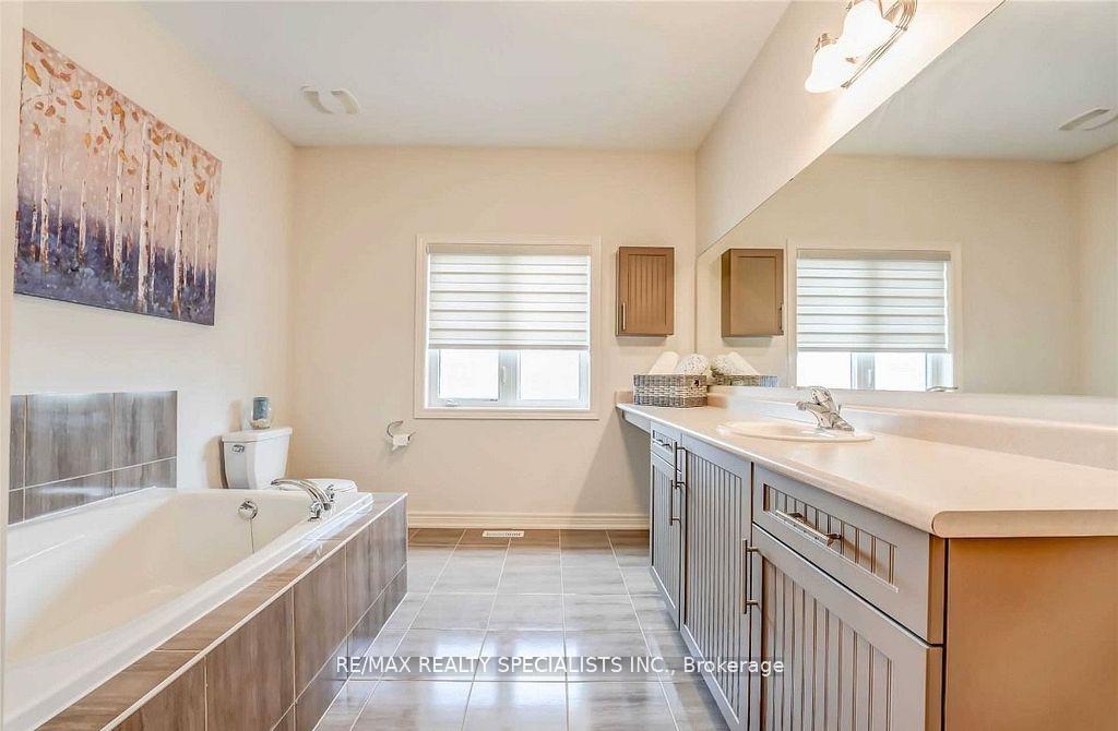 Photo 19 of 76 Humberstone Crescent, Brampton, Northwest Brampton — HOMEH