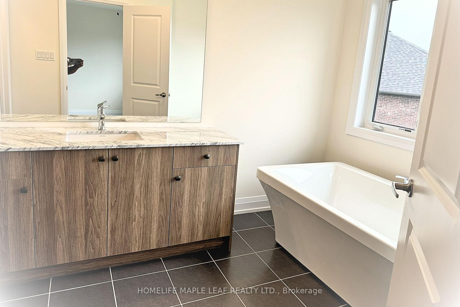 Photo 4 of 54 Bearberry Road, Springwater, Midhurst — HOMEH