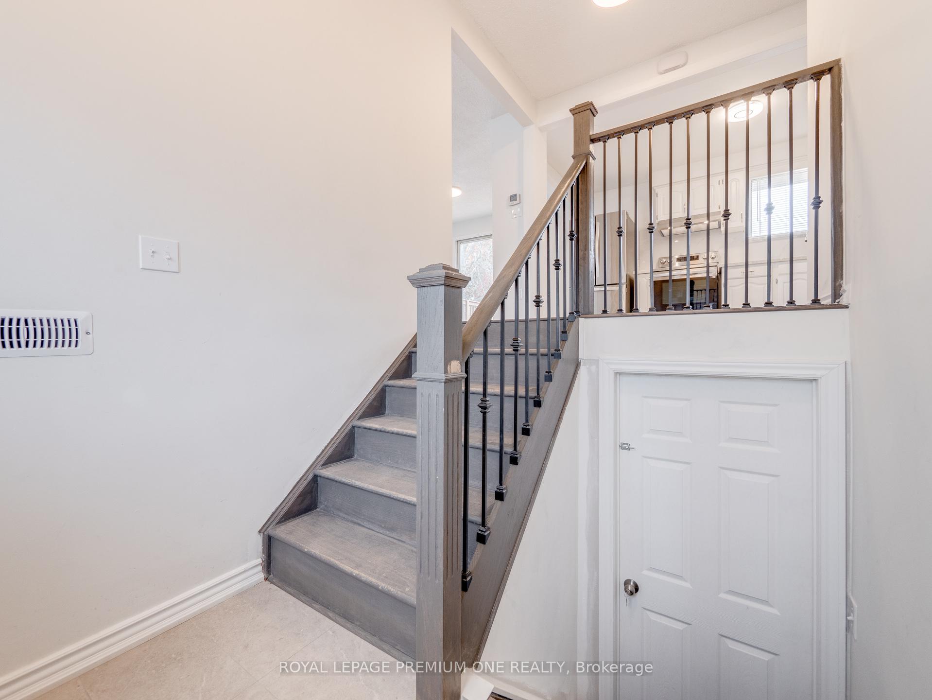 Photo 5 of Unit MAIN, 935 Strasburg Road, Kitchener — HOMEH