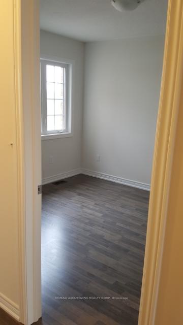 Photo 24 of 71 Fingland Crescent, Hamilton, Waterdown — HOMEH