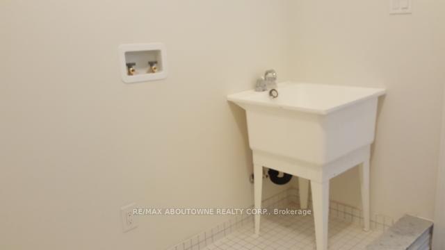 Photo 21 of 71 Fingland Crescent, Hamilton, Waterdown — HOMEH