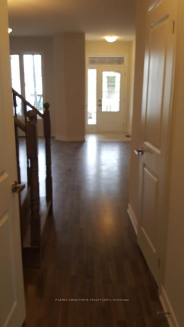 Photo 15 of 71 Fingland Crescent, Hamilton, Waterdown — HOMEH