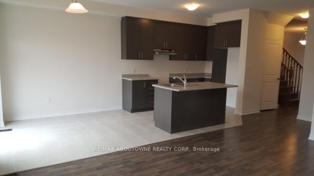 Photo 22 of 71 Fingland Crescent, Hamilton, Waterdown — HOMEH