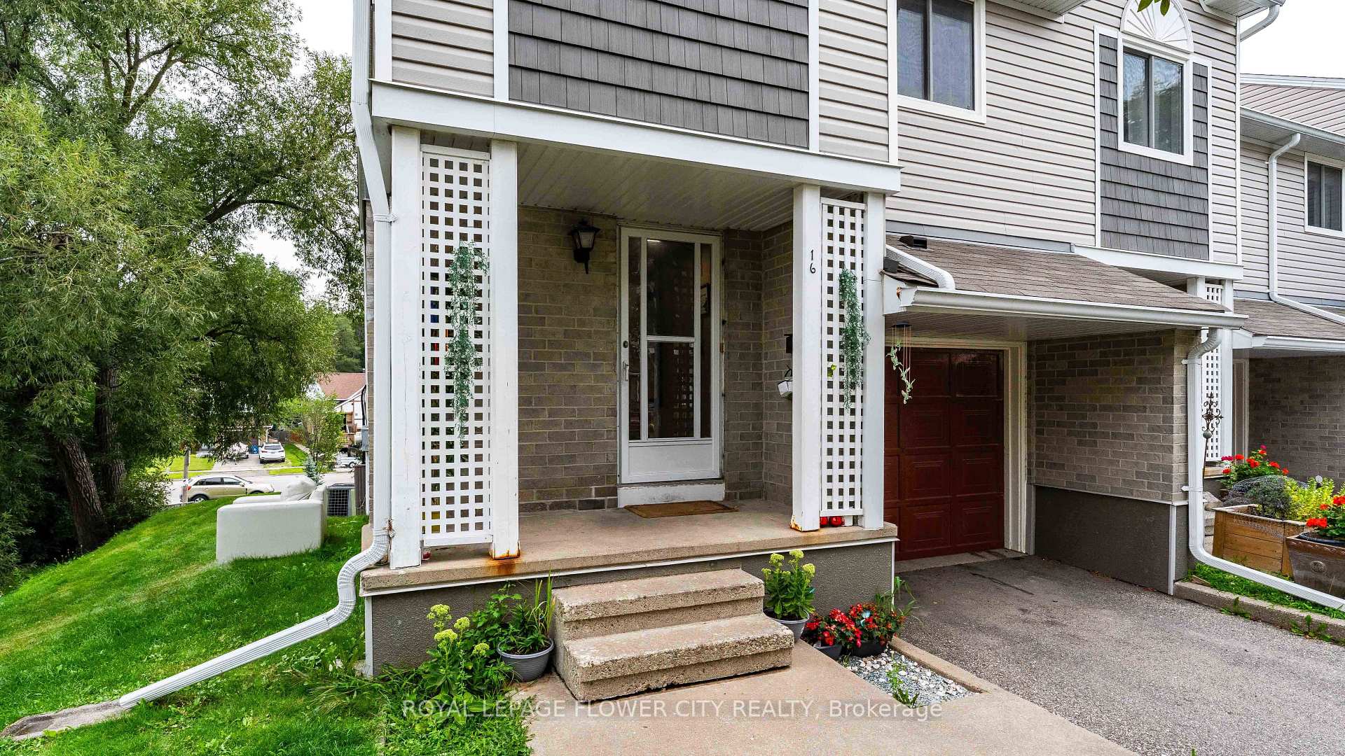 Photo 2 of Unit 16, 365 Pioneer Drive, Kitchener — HOMEH