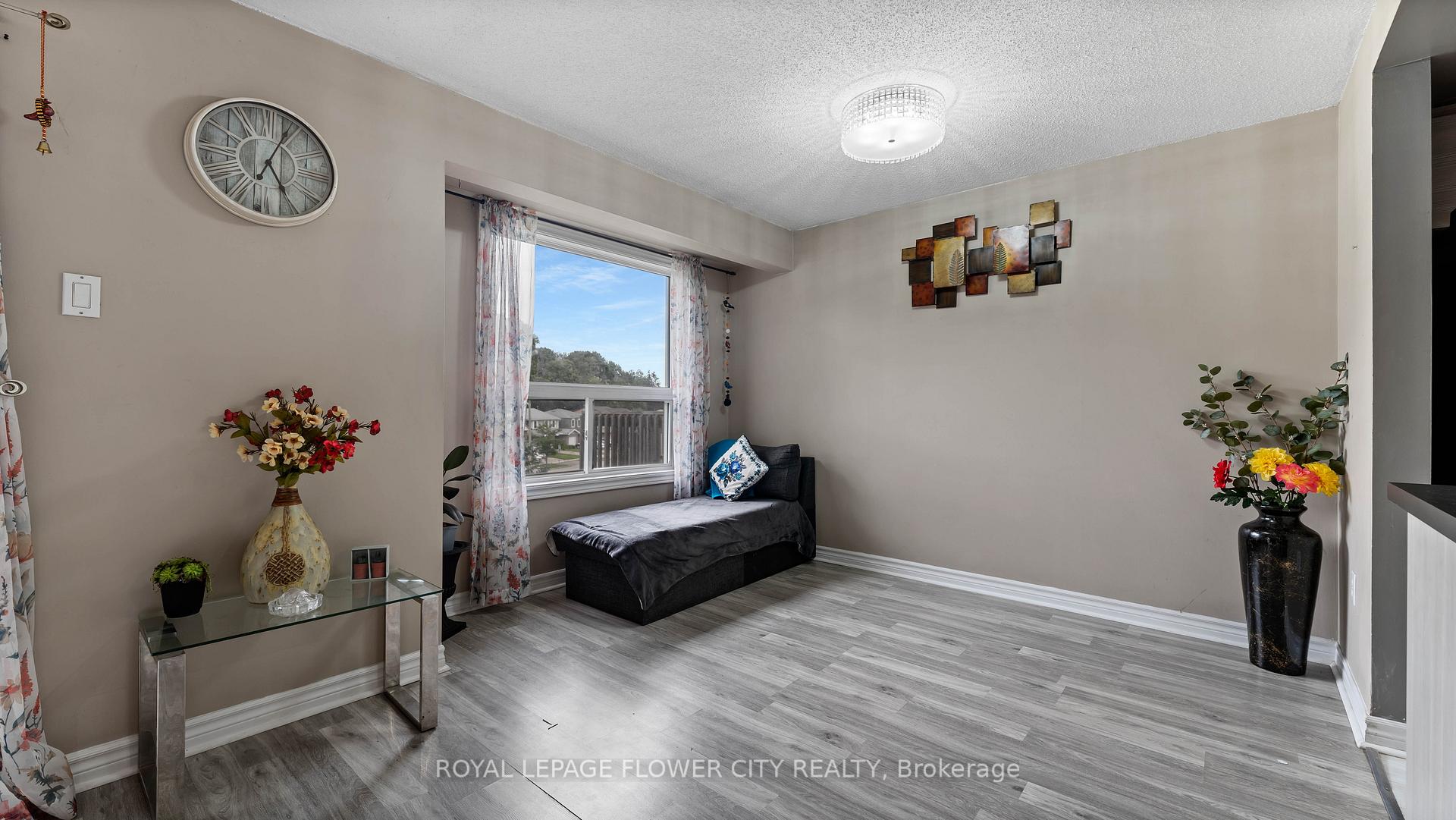 Photo 7 of Unit 16, 365 Pioneer Drive, Kitchener — HOMEH