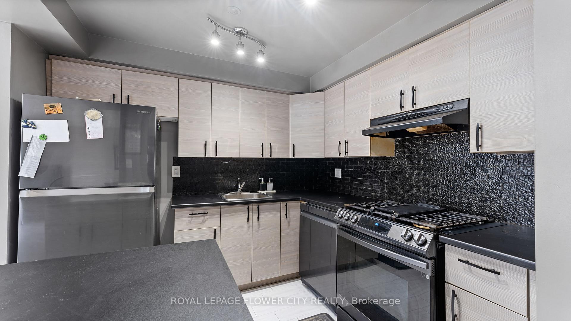 Photo 26 of Unit 16, 365 Pioneer Drive, Kitchener — HOMEH