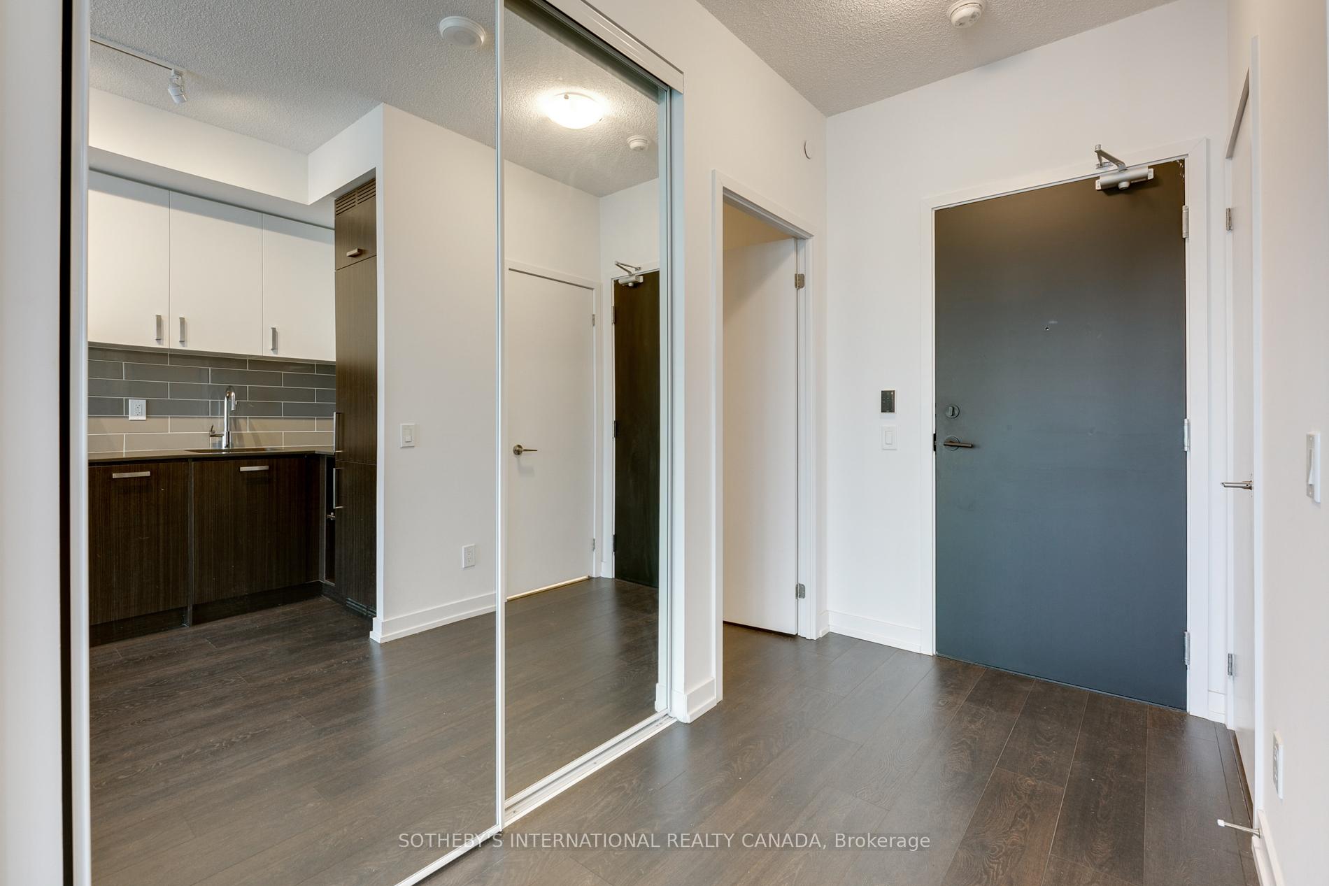 Photo 2 of Unit 904, 125 Redpath Avenue, Toronto, Mount Pleasant West — HOMEH